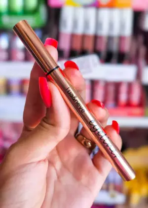 Caneta Delineadora Eyeliner - Lua & Neve