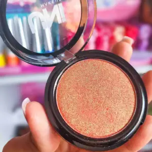 Blush Rose Glow Uni Makeup