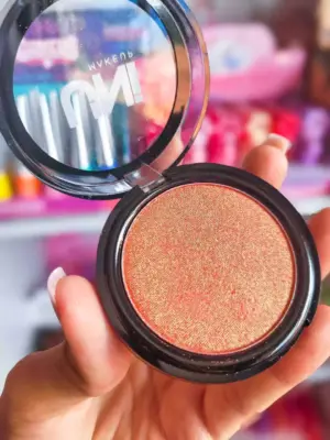 Blush Rose Glow Uni Makeup